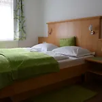 Apartment Holzer *